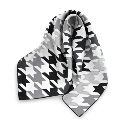 Foulard-Noir-et-Blanc-Geometrique-a-plat