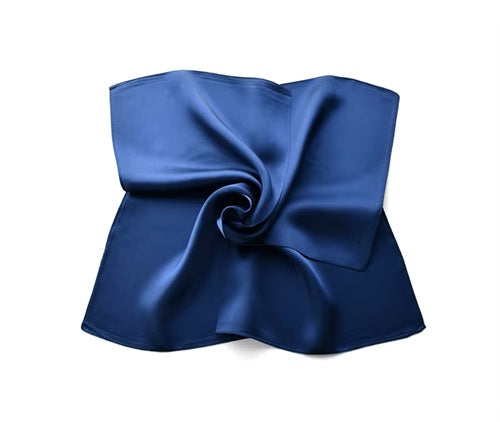 Foulard-Bleu-Marine-Soie-uni-posé