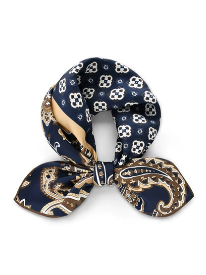 Foulard-Bleu-Marine-motif-paisley-noué