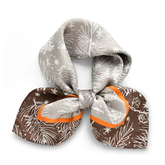 Foulard-Marron-en-Soie-Femme-posé
