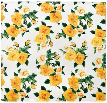 Foulard-jaune-blanc-fleur-a-plat-motif-de-roses